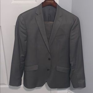 Pre-owned Kenneth Cole 38R with 31W trousers suit.
